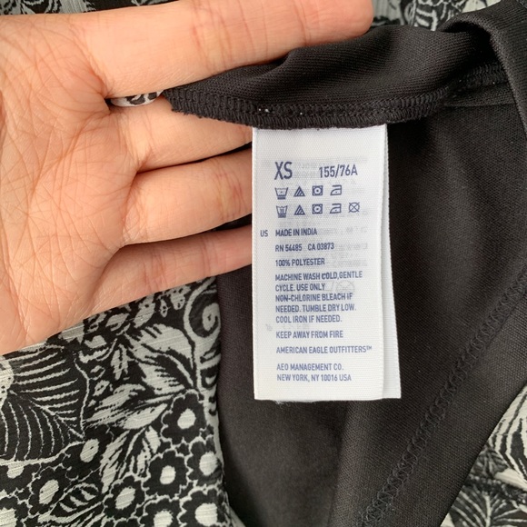 American Eagle V-neck Flowy Dress - Picture 4 of 4